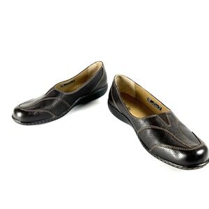 CLARKS Pebbles Leather Womens Size 10M  Brown Slip on Casual Cushioned Loafer